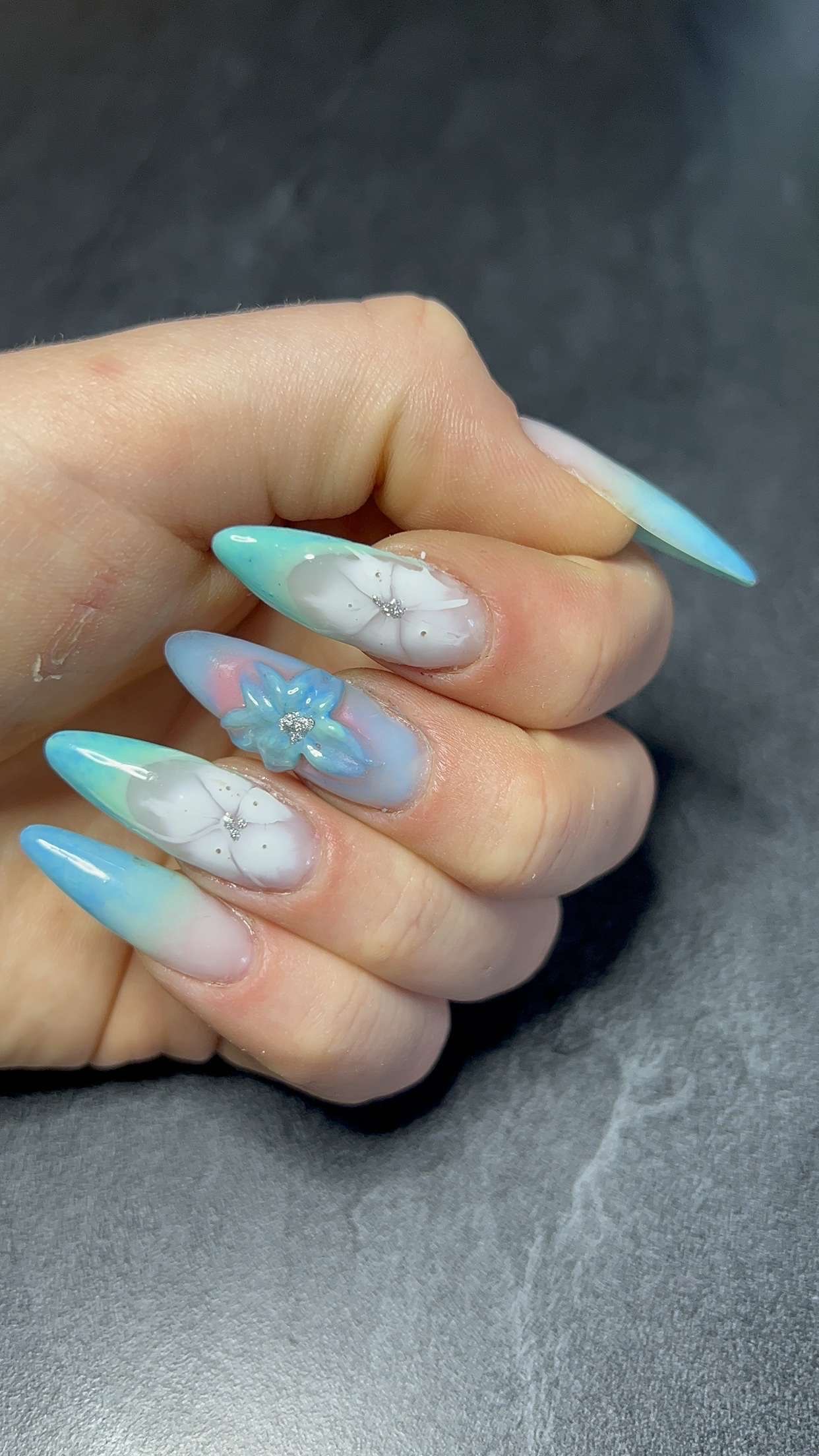 Réalisation nail art 2